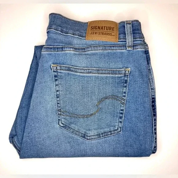 Signature By Levi Strauss Women’s Heritage Boyfriend Jeans Size- 29 - Picture 10 of 10